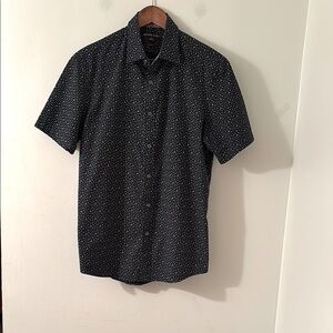 Michael Kors Men’s Short Sleeve Button Down 100% Cotton Shirt Size M